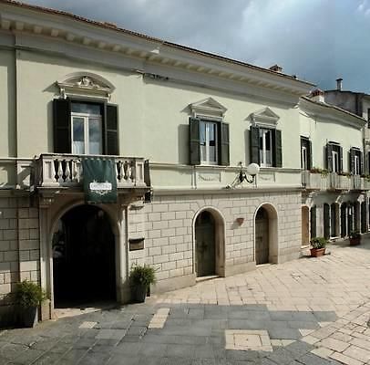 Hotel Orazio Venosa Bagian luar foto