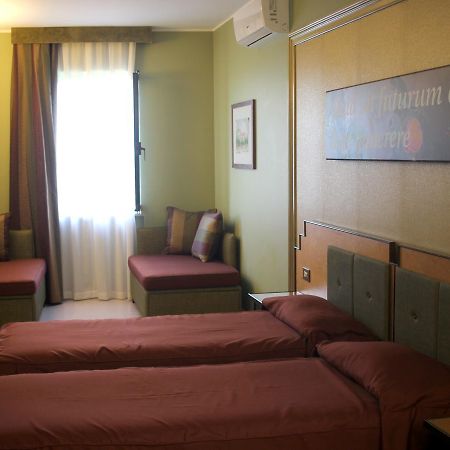Hotel Orazio Venosa Bagian luar foto