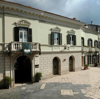 Hotel Orazio Venosa Bagian luar foto