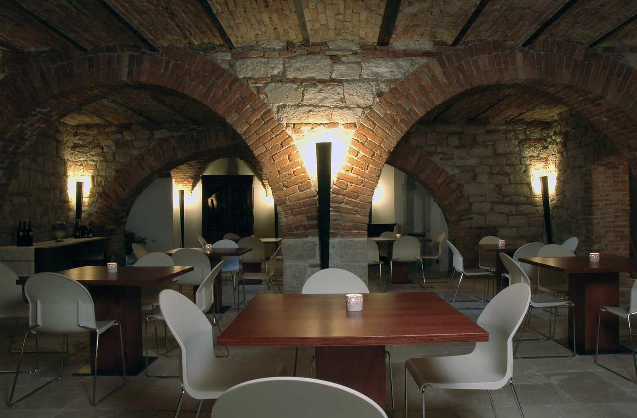Hotel Orazio Venosa Bagian luar foto