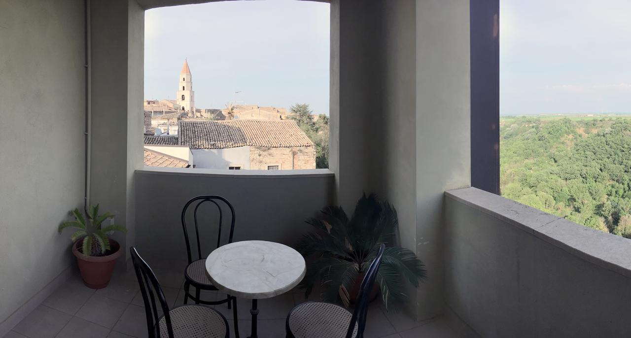 Hotel Orazio Venosa Bagian luar foto