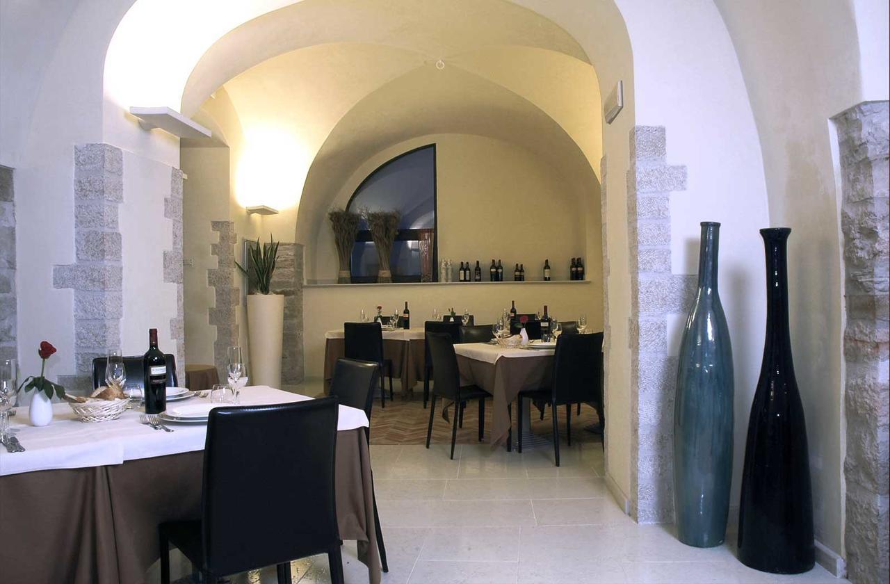 Hotel Orazio Venosa Bagian luar foto