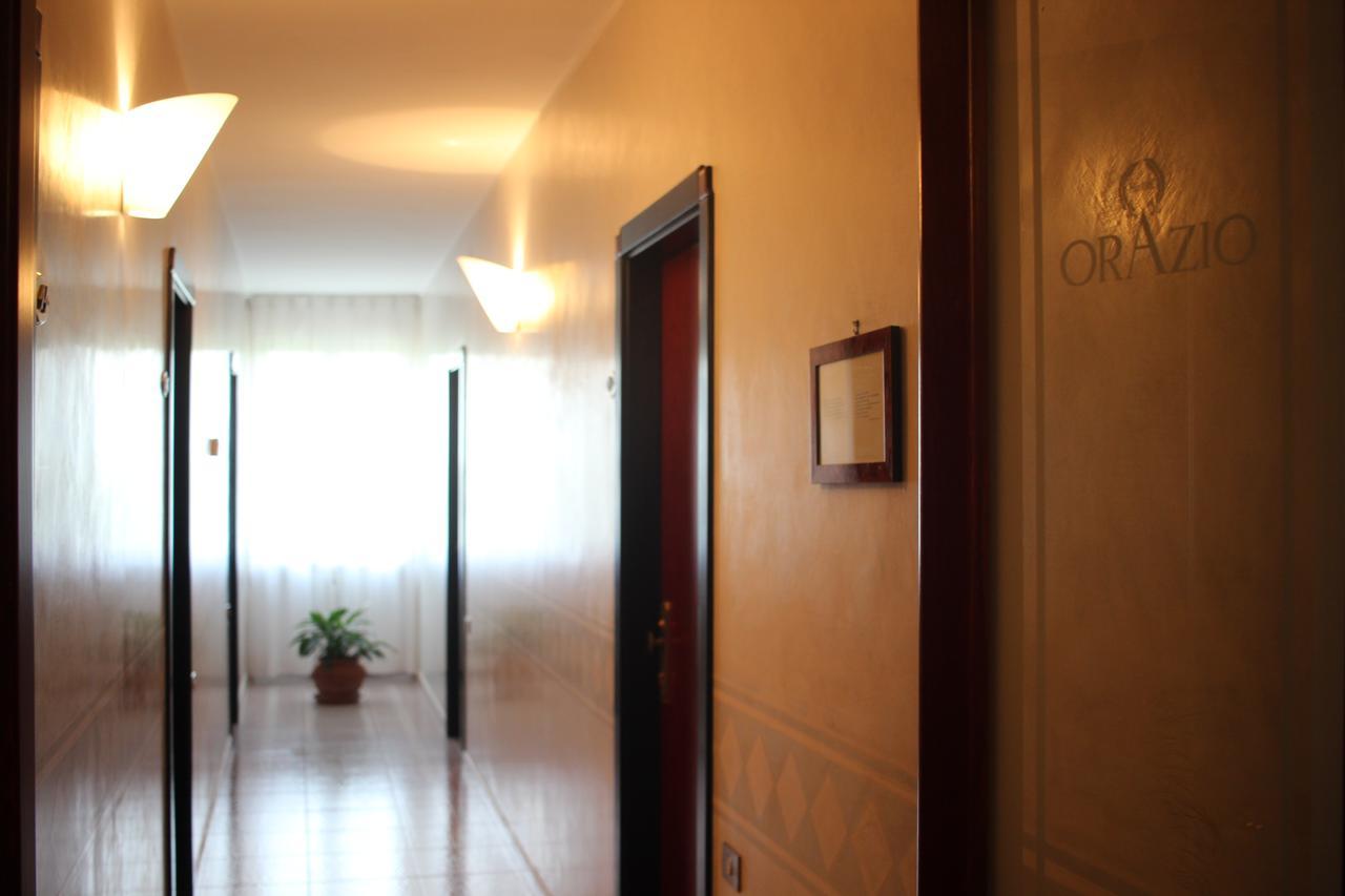 Hotel Orazio Venosa Bagian luar foto