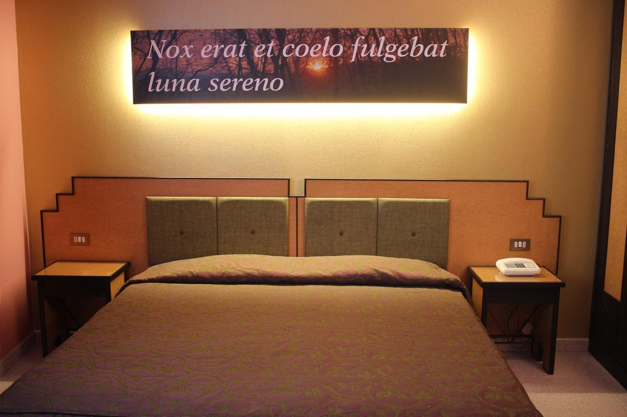 Hotel Orazio Venosa Bagian luar foto