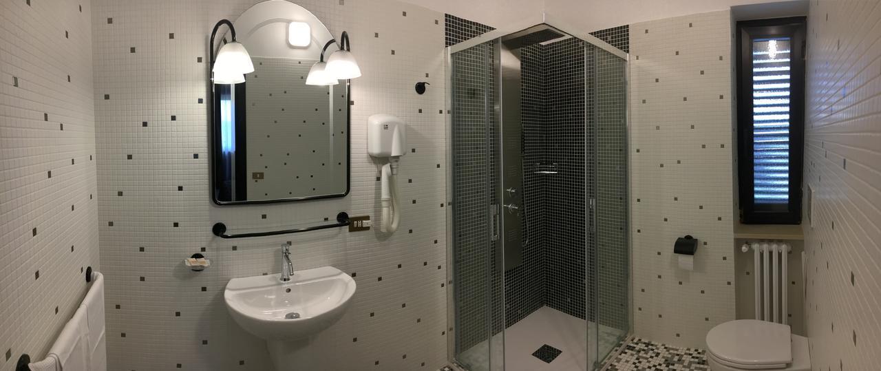 Hotel Orazio Venosa Bagian luar foto