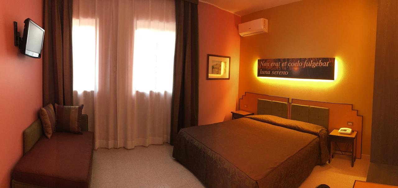Hotel Orazio Venosa Bagian luar foto