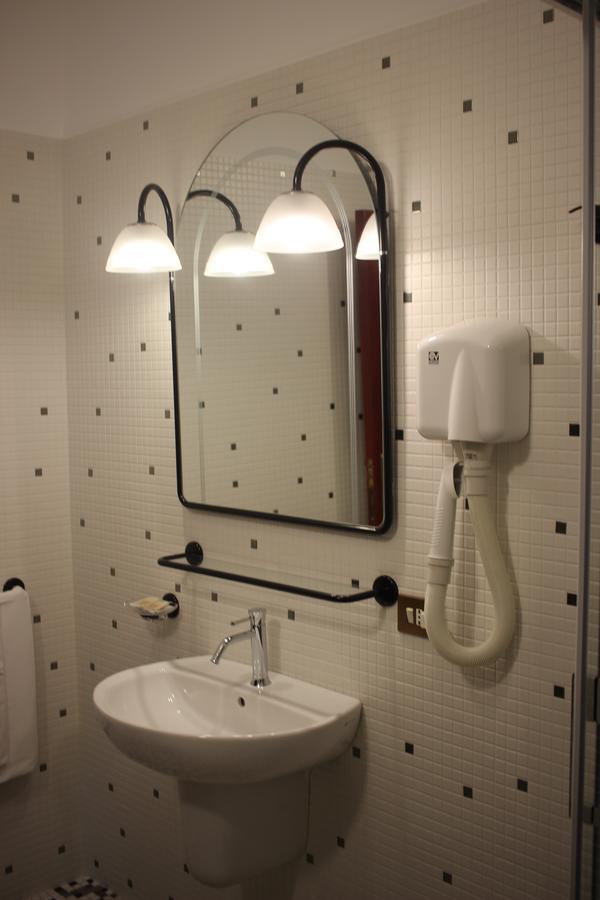 Hotel Orazio Venosa Bagian luar foto