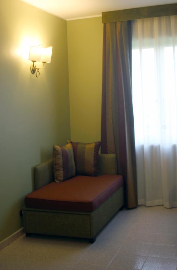 Hotel Orazio Venosa Bagian luar foto