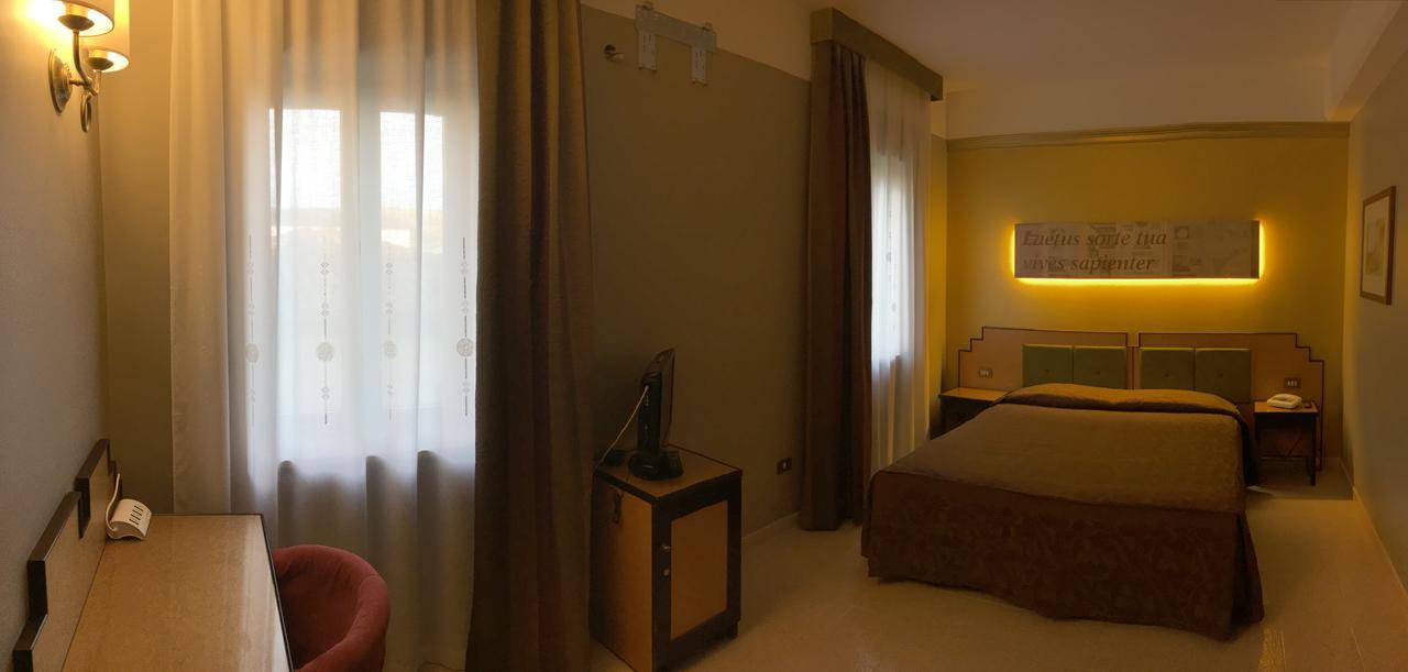 Hotel Orazio Venosa Bagian luar foto